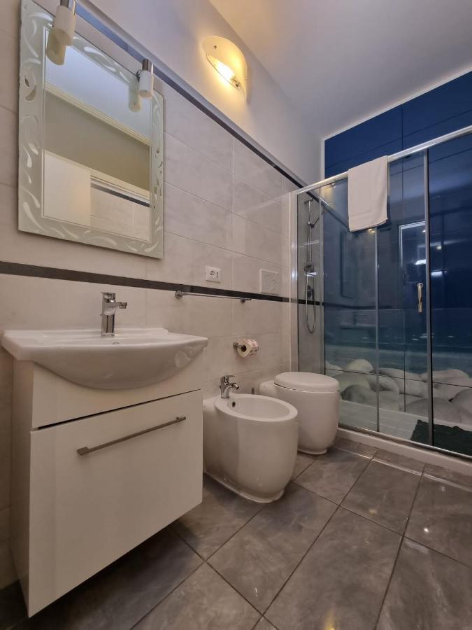 Apartments Amica Taranto Luaran gambar