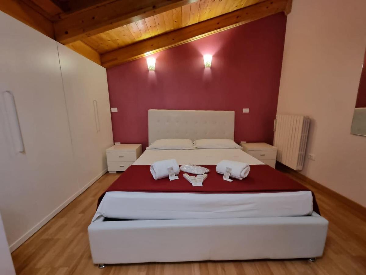 Apartments Amica Taranto Luaran gambar